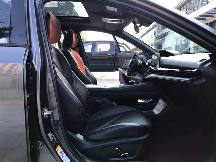 Фото 16 - Changan UNI-V