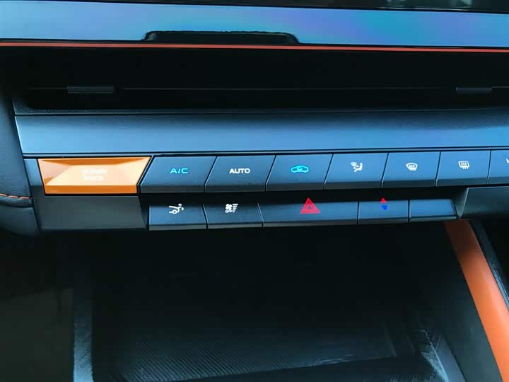 Фото 28 - Changan UNI-V