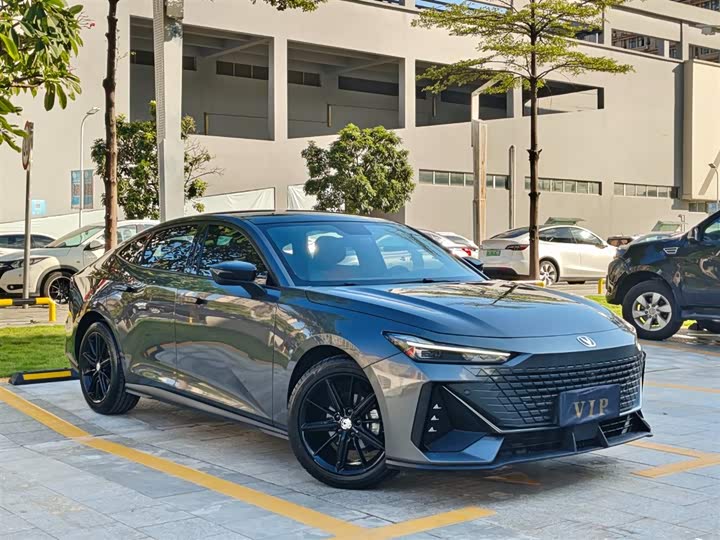 Фото 3 - Changan UNI-V