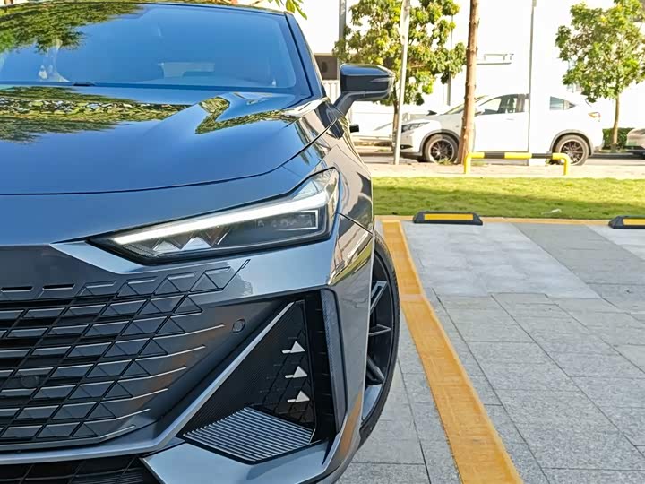 Фото 9 - Changan UNI-V