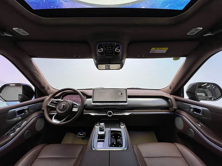 Фото 26 - Tank 700 Hybrid