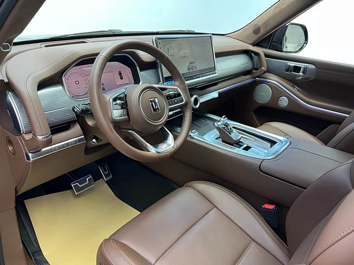 Фото 4 - Tank 700 Hybrid