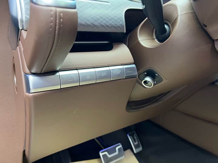 Фото 5 - Tank 700 Hybrid