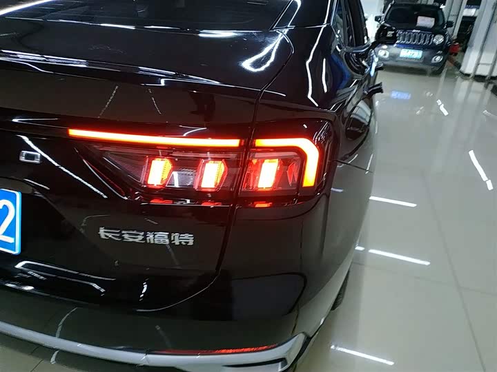 Фото 8 - Ford Mondeo