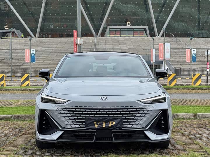 Фото 2 - Changan UNI-V