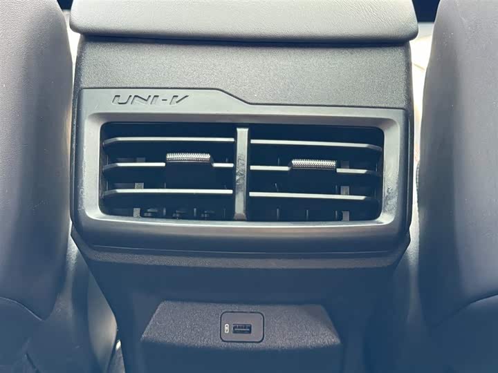 Фото 29 - Changan UNI-V