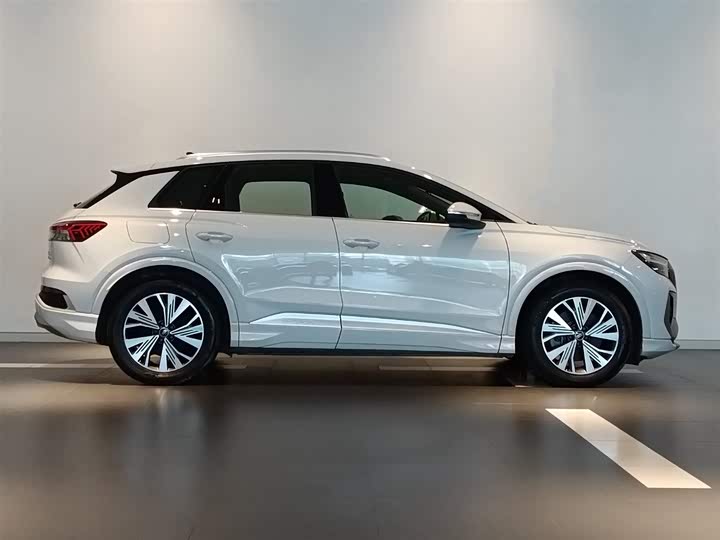 Фото 3 - Audi Q4 e-tron