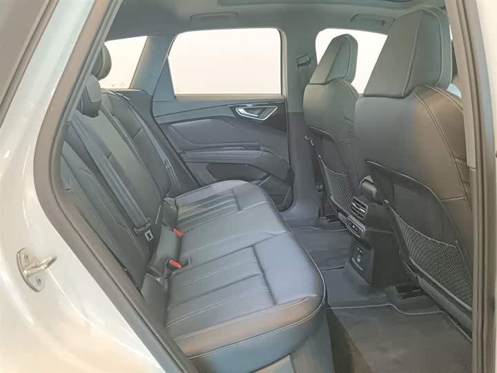 Фото 9 - Audi Q4 e-tron