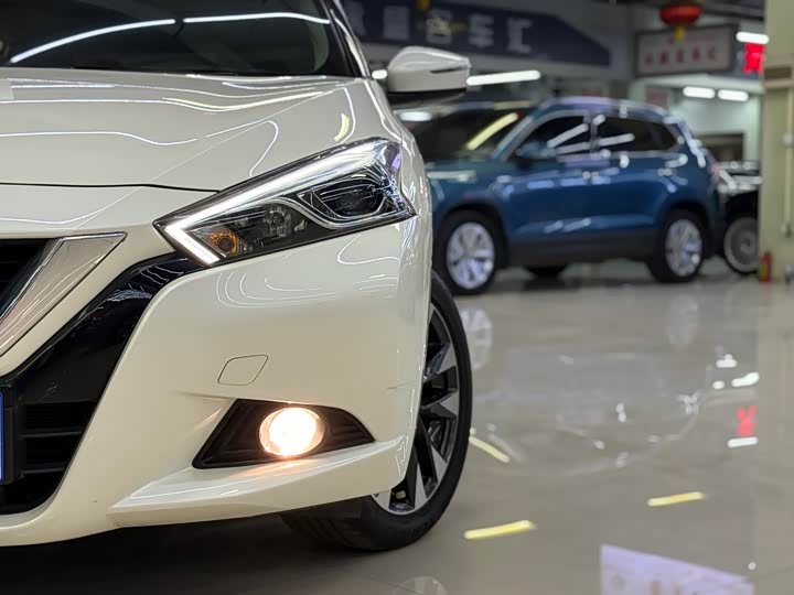 Фото 20 - Nissan Lannia