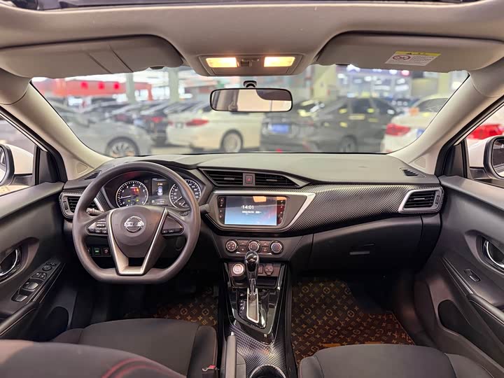 Фото 5 - Nissan Lannia