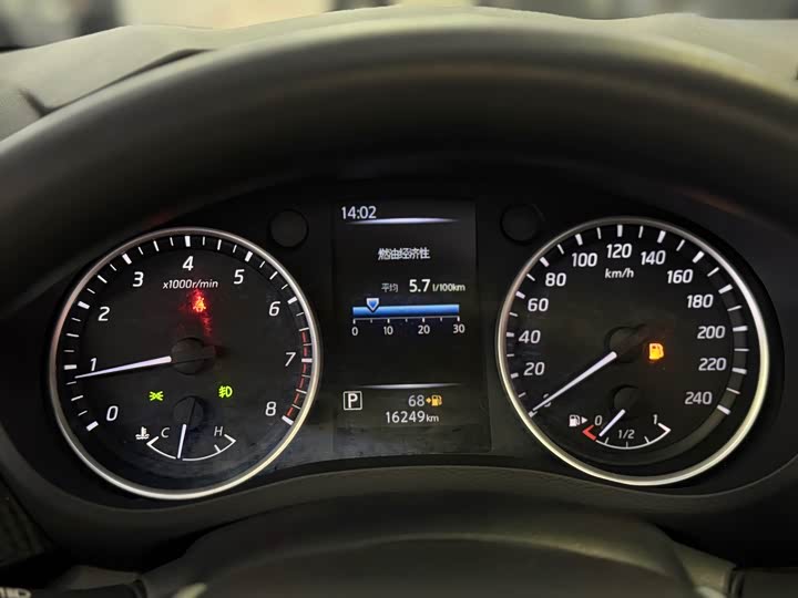 Фото 8 - Nissan Lannia