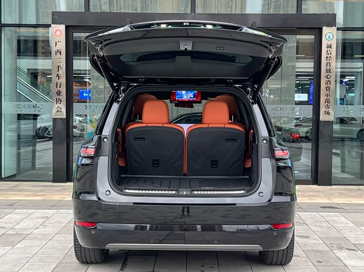 Фото 14 - LiXiang L9