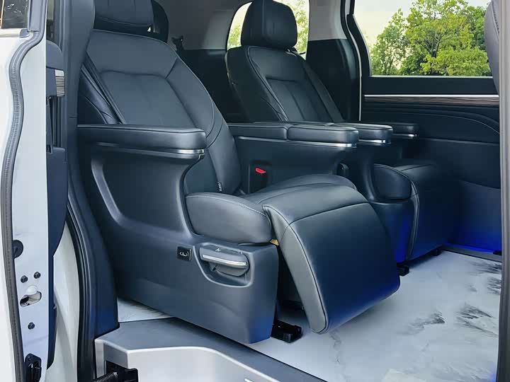 Фото 3 - GAC Trumpchi M8