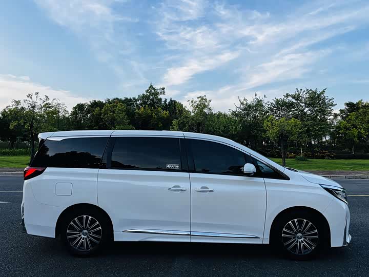 Фото 8 - GAC Trumpchi M8