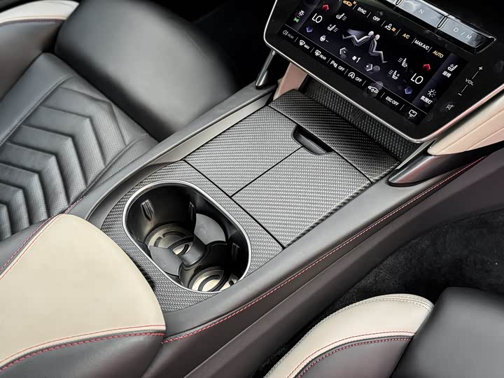 Фото 13 - Maserati GranTurismo