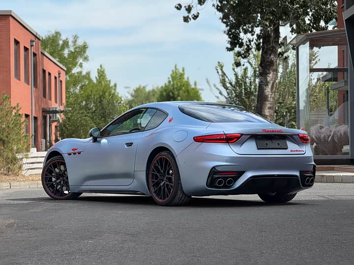 Фото 19 - Maserati GranTurismo