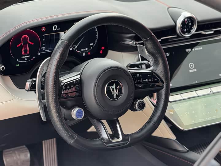 Фото 6 - Maserati GranTurismo