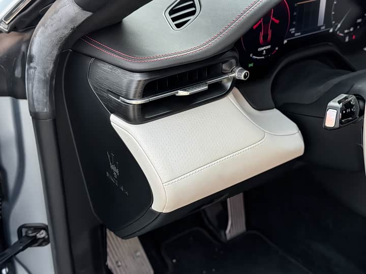 Фото 8 - Maserati GranTurismo