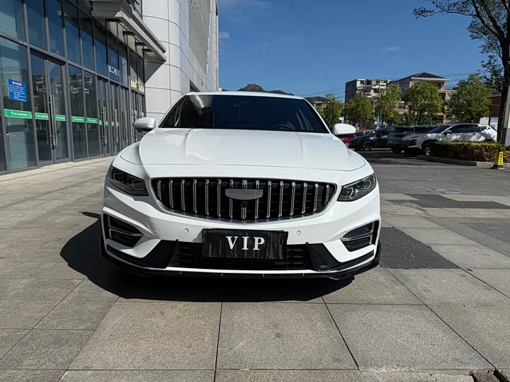 Фото 2 - Geely Preface