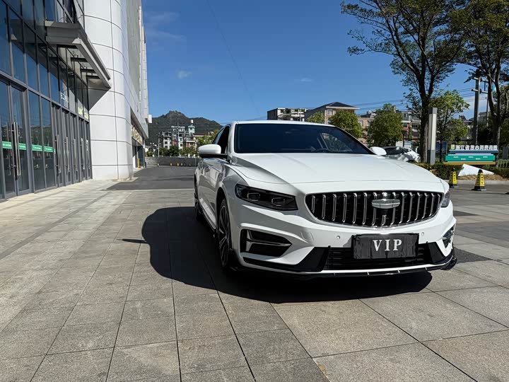 Фото 3 - Geely Preface