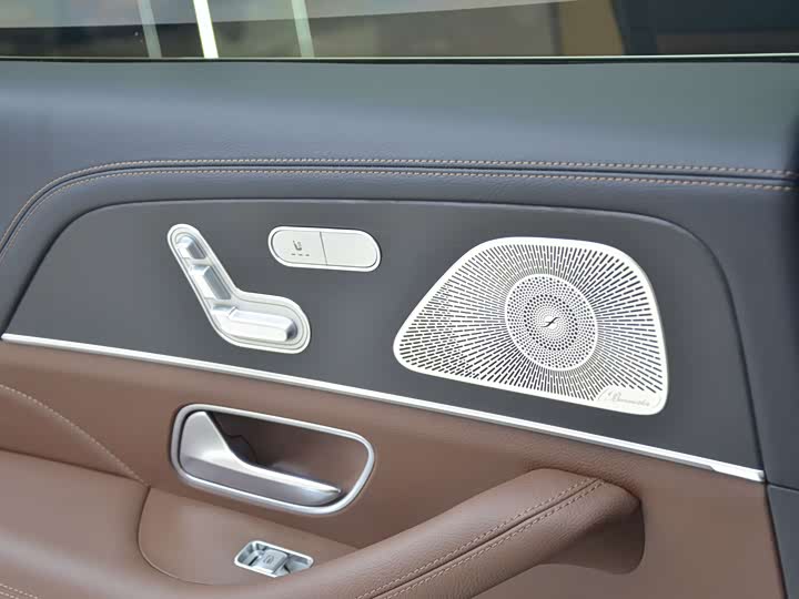 Фото 13 - Mercedes-Benz GLS-Class