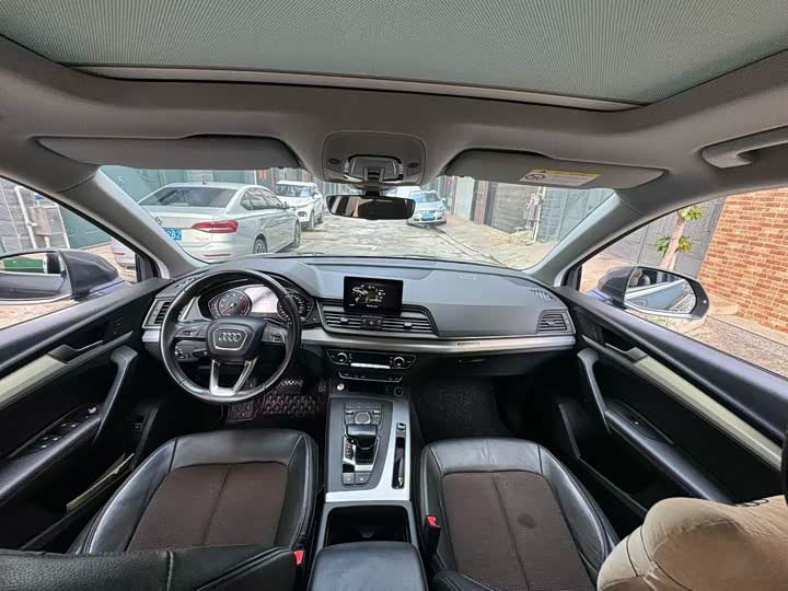 Фото 8 - Audi Q5L