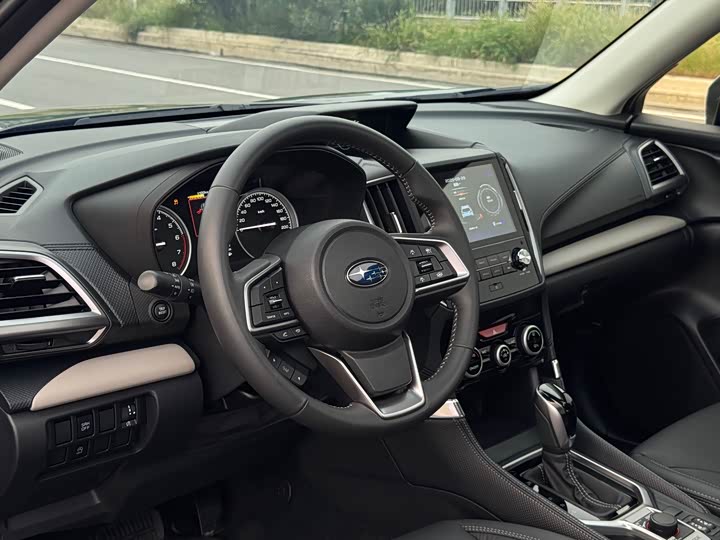 Фото 14 - Subaru Forester