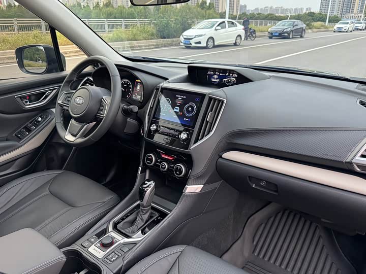 Фото 21 - Subaru Forester