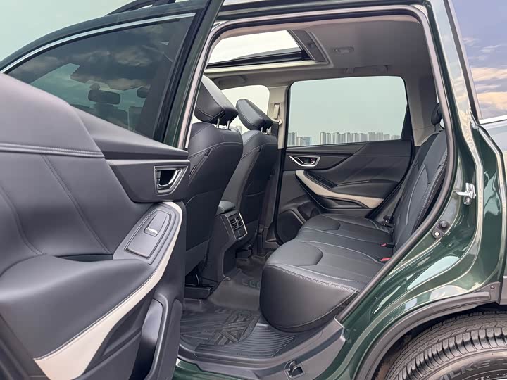 Фото 24 - Subaru Forester