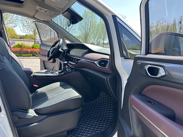 Фото 15 - GAC Trumpchi M6