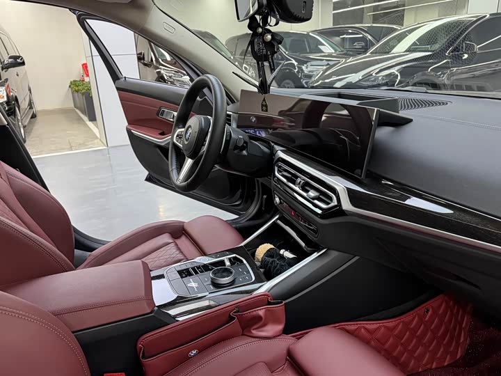 Фото 10 - BMW 3 Series