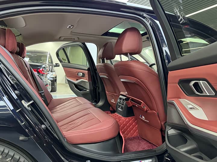 Фото 12 - BMW 3 Series