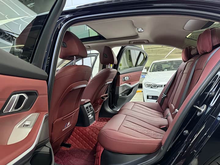 Фото 15 - BMW 3 Series