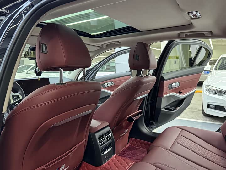 Фото 16 - BMW 3 Series