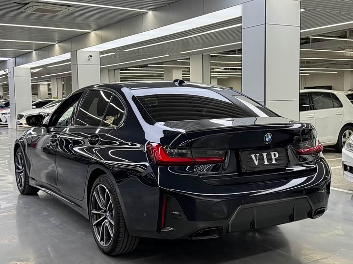 Фото 19 - BMW 3 Series