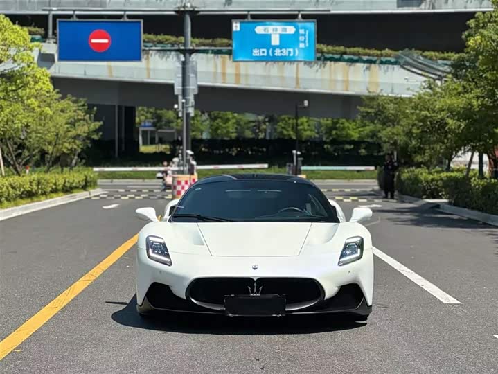 Фото 2 - Maserati MC20