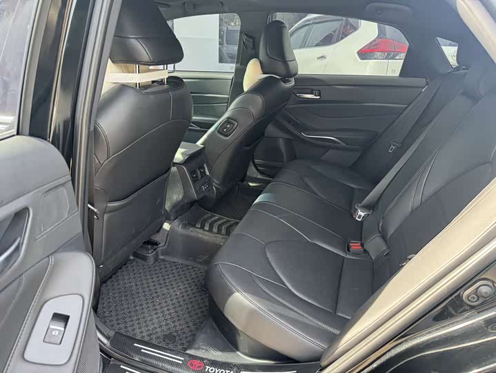 Фото 3 - Toyota Avalon