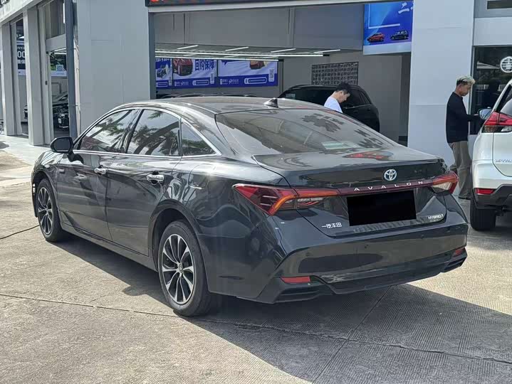 Фото 4 - Toyota Avalon