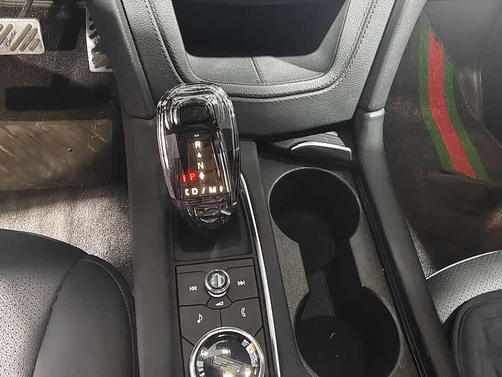 Фото 11 - Cadillac XT5