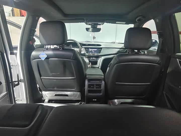 Фото 5 - Cadillac XT5