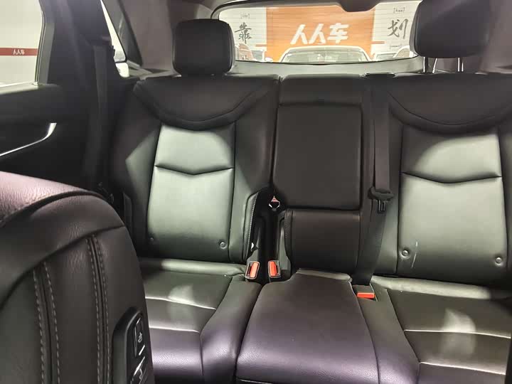 Фото 6 - Cadillac XT5