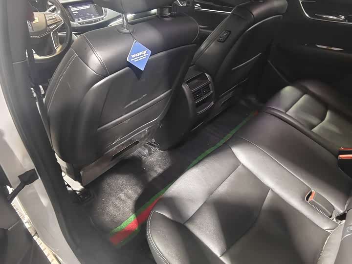 Фото 7 - Cadillac XT5