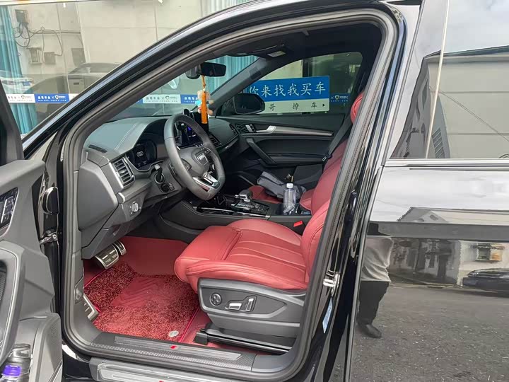 Фото 4 - Audi Q5L