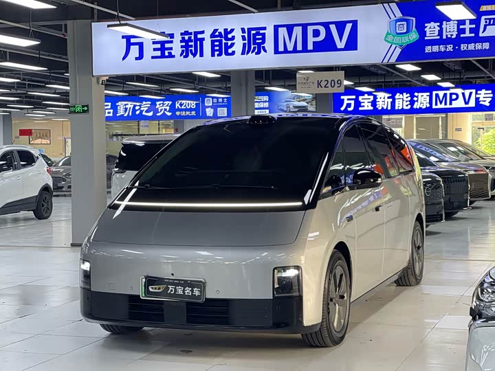 Фото 1 - LiXiang Mega