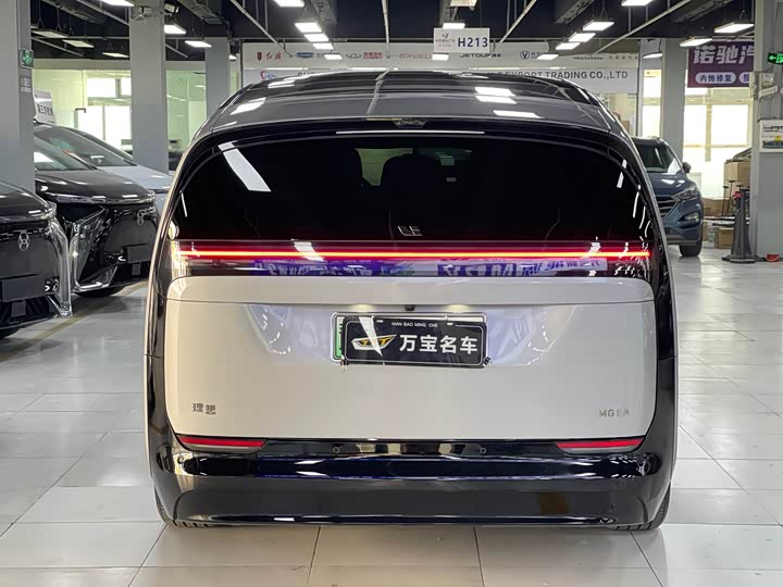 Фото 18 - LiXiang Mega