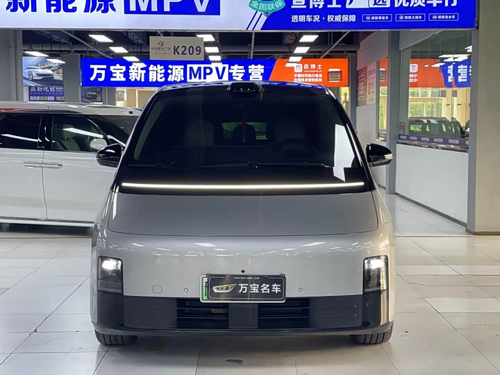 Фото 2 - LiXiang Mega