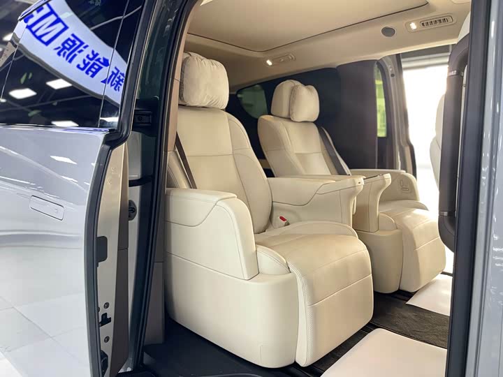 Фото 7 - LiXiang Mega