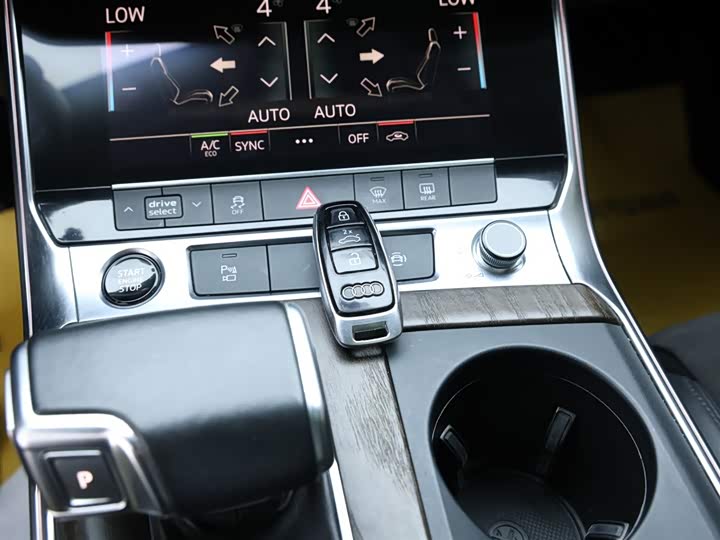 Фото 10 - Audi A6