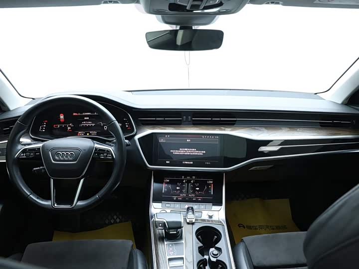 Фото 13 - Audi A6