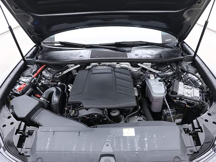 Фото 15 - Audi A6